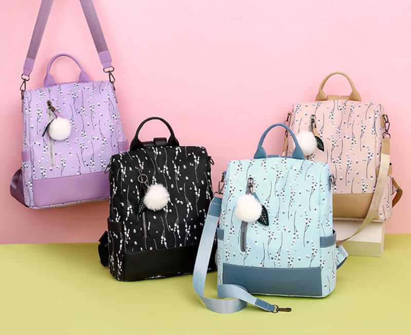 Mochila Antirrobo para Mujer con Pom Pom